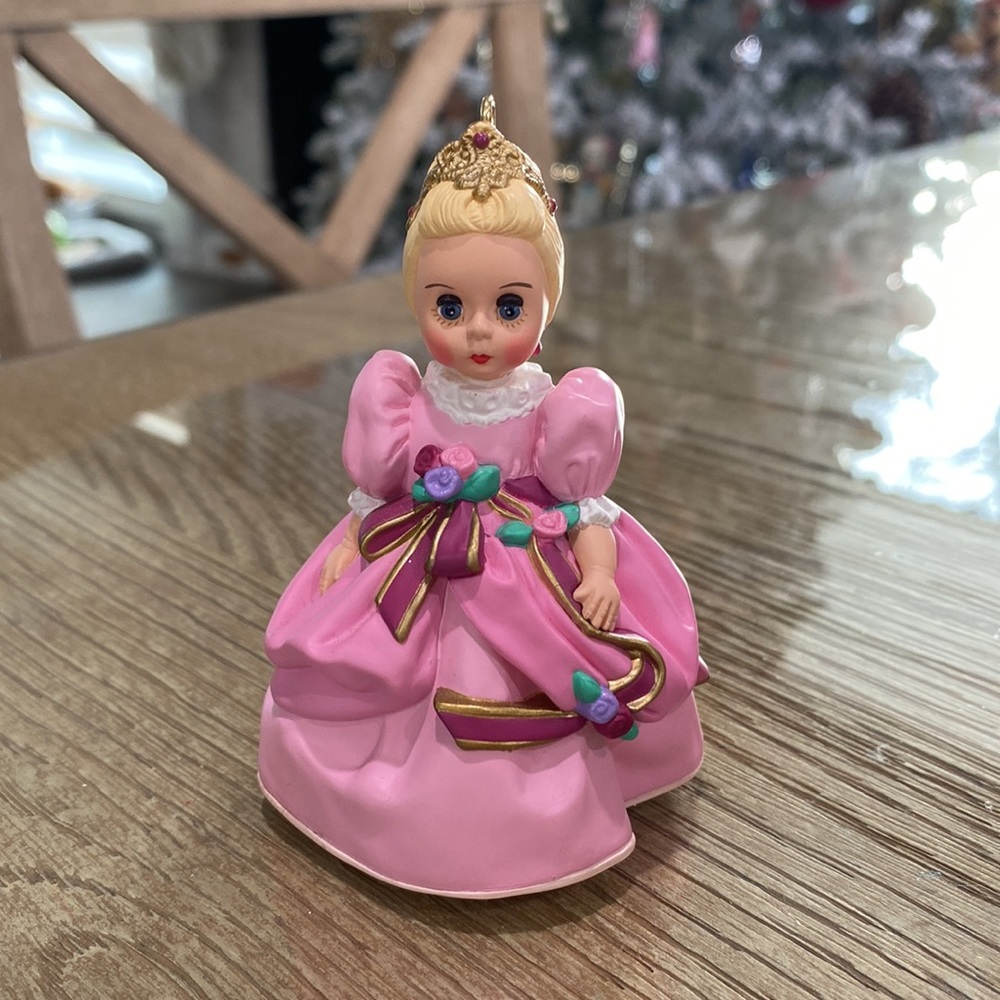 1995 Hallmark Madame Alexander Cinderella Ornament - Picture 3 of 5